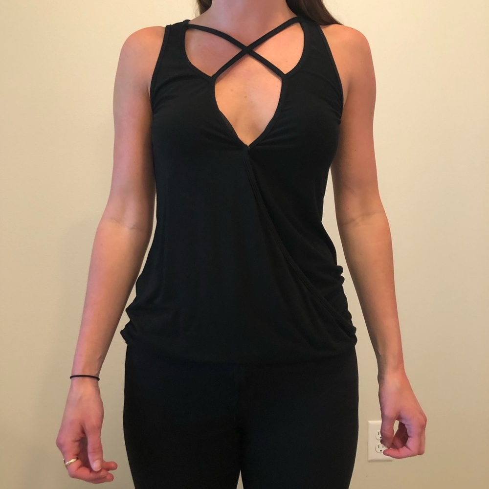 Black, front cross cross tank
